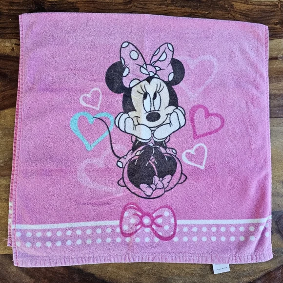 Disney Pink Minnie Mouse Hearts Love Bath Beach Terry Towel 24