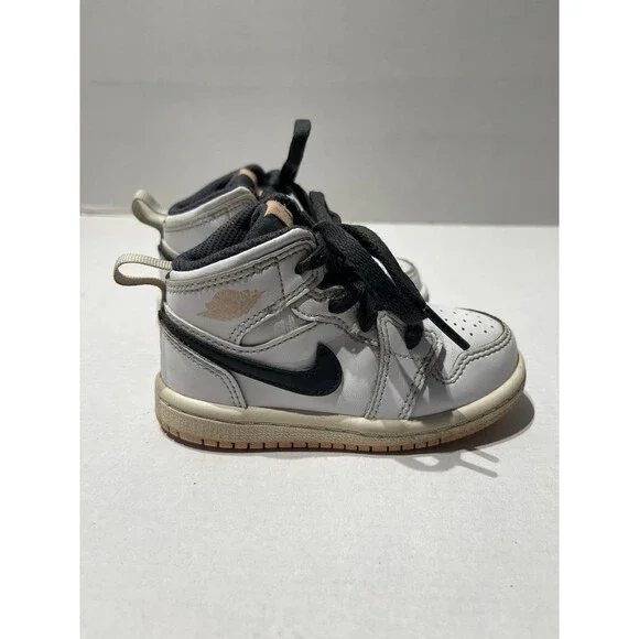 Nike Jordan 1 Mid White Arctic Orange Size 6C