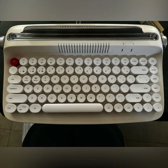 Actto Retro Typewriter wireless keyboard *Connets to Android, iOS items & window