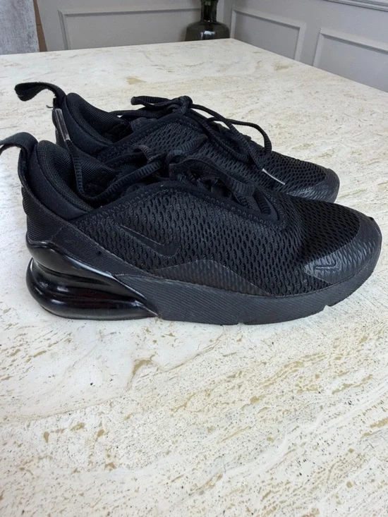 Nike Little Kids’ Air Max 270 Casual Sneakers 1.5Y