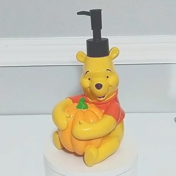 Disney Winnie The Pooh Bear Fall Halloween Pumpkin Soap Dispenser