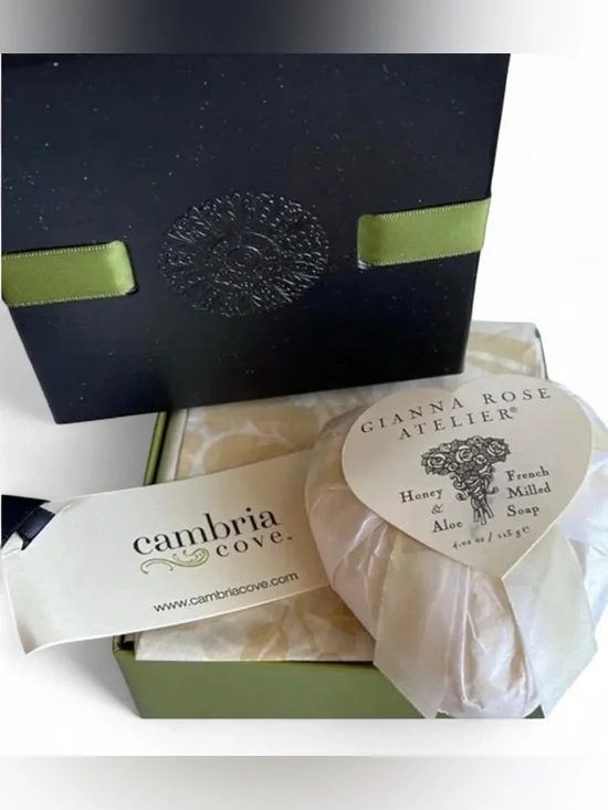 NIB Heart Shape Soap Honey & Aloe