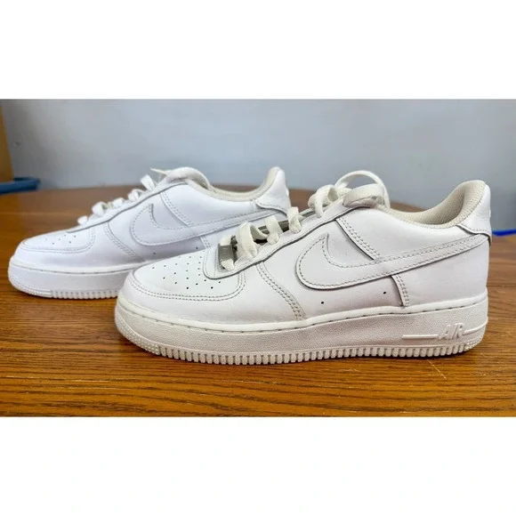 Nike Air Force 1 LE‎ Low Triple Size 6 Youth