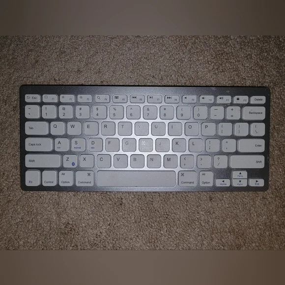 Apple Bluetooth keyboard for tablet/Ipad