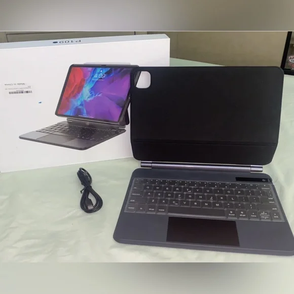 Electronic magnetic floating bluetooth keyboard! Never used, opened box!