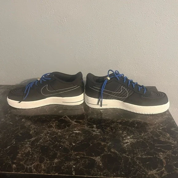 Nike Air Force 1 size 6.5 kids or ladies size 8 new