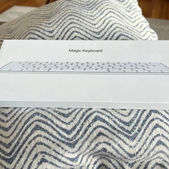 Apple Magic Keyboard for iPad - like new