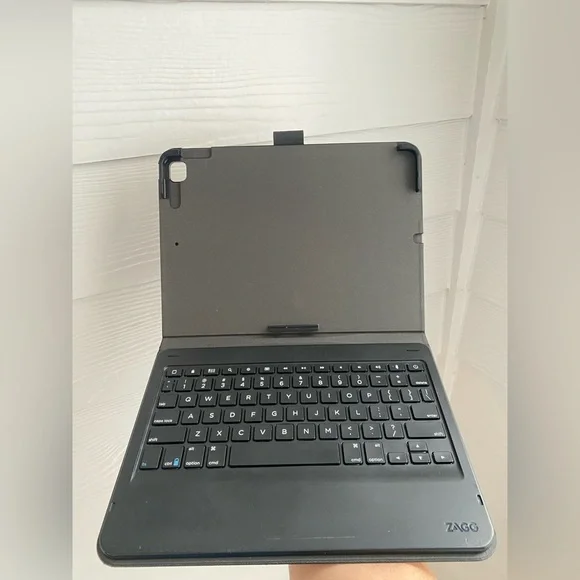 ZAGG 10.2 keyboard for IPAD