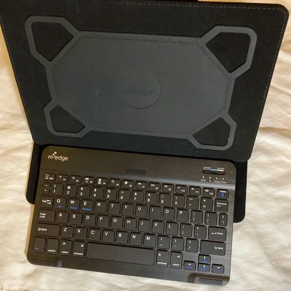 Bluetooth keyboard with cover for Ipad/Tablet / Medge
