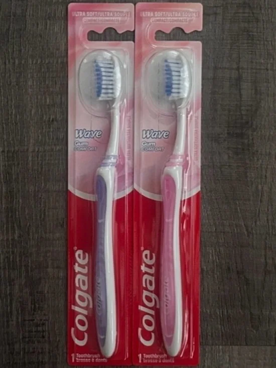 💞 New Set of 2 Colgate Wave Gum Comfort Extra Soft Full Size Toothbrushes