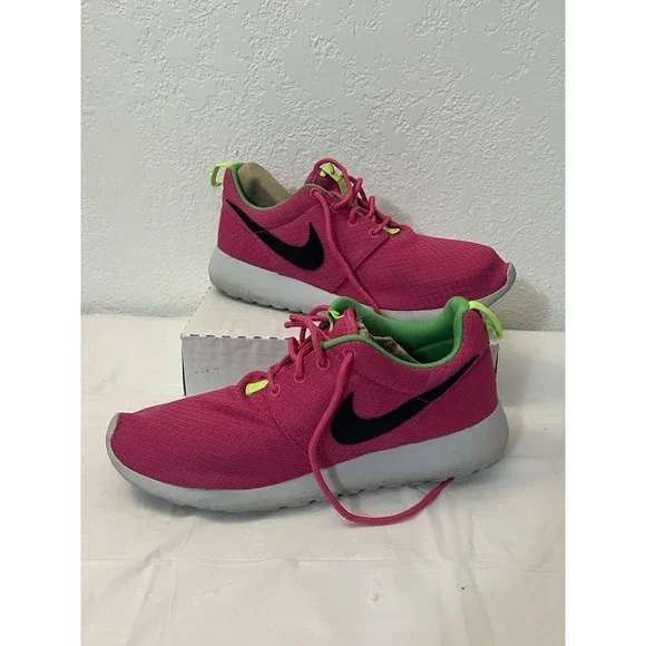 NIKE ROSHE RUN SHOES 599729-607 PINK BLACK GREEN Size 7Y GSG Womens 8.5 Low Top