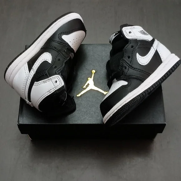 Nike Jordan 1 Retro High OG Black and White Baby Sneakers