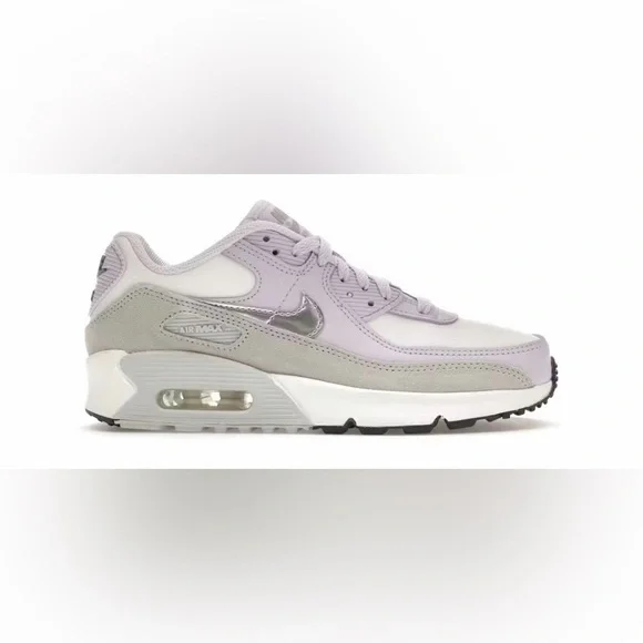 NWOB New Nike Air Max 90 White Violet Frost (GS)