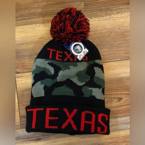NWT TEXAS CAMO BEANIE TOBAGGAN