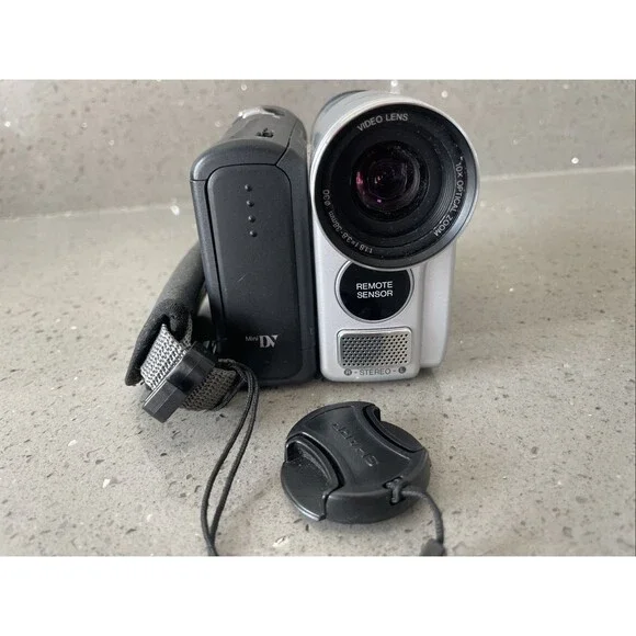 Sharp Viewcam Z Mini DV Digital Camcorder VL-Z5 Untested