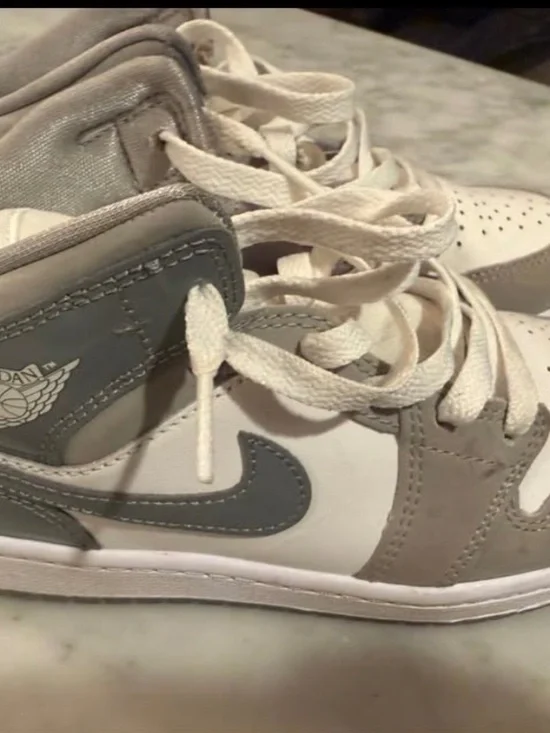 NIKE DUNKS size 2