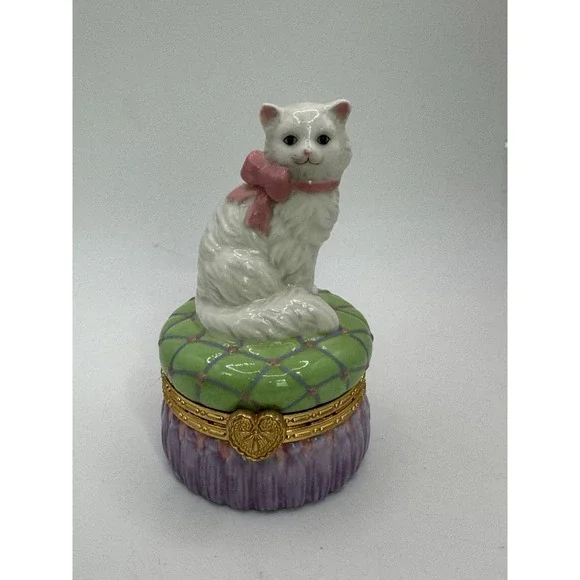San Francisco Music Box Co White Persian Cat On Green And Purple Pillow Works!