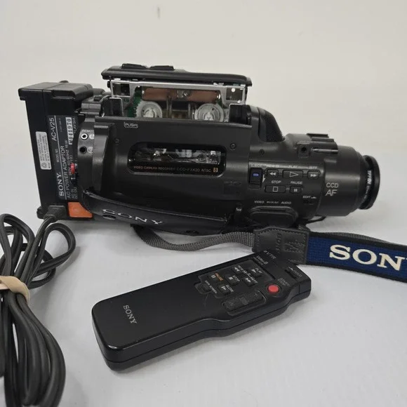 Sony Handycam CCD-FX420 Video8 Camcorder W/ Remote & AC Adapter