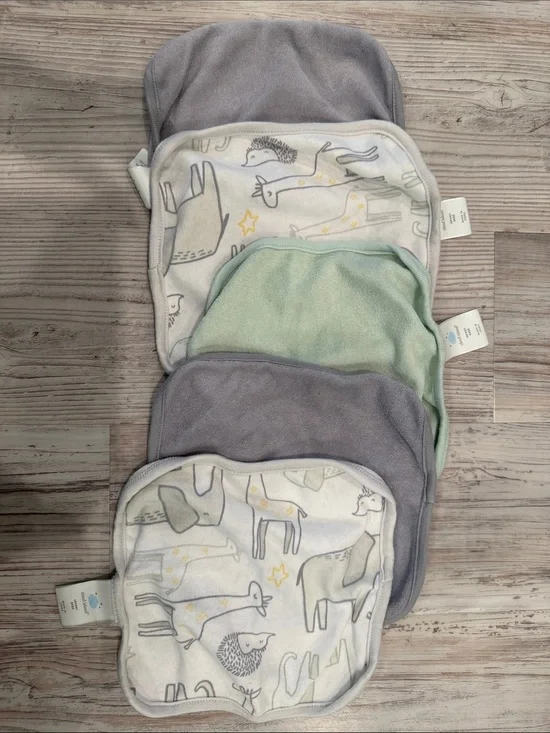 cloud island Gray, Mint & White Animal Print Baby washcloths Set