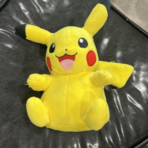 Pokémon Pikachu Plush‎ Stuffed Animal Toy Vintage