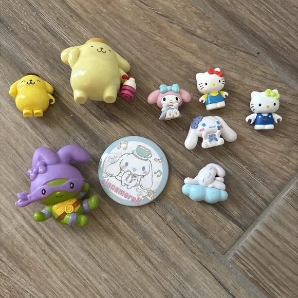 LOT OF 9 HELLO KITTY &‎ FRIENDS Cinnamoroll