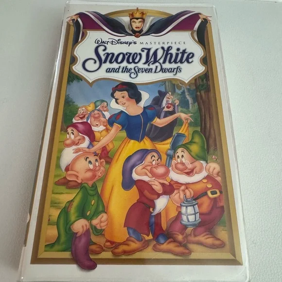 Walt Disney Snow White and the seven dwarfs VHS tape