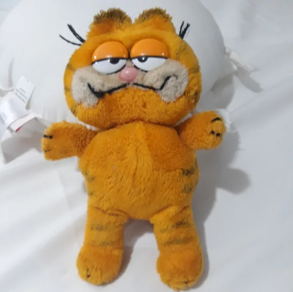 Vintage 80's Garfield Plush Toy - Orange 10