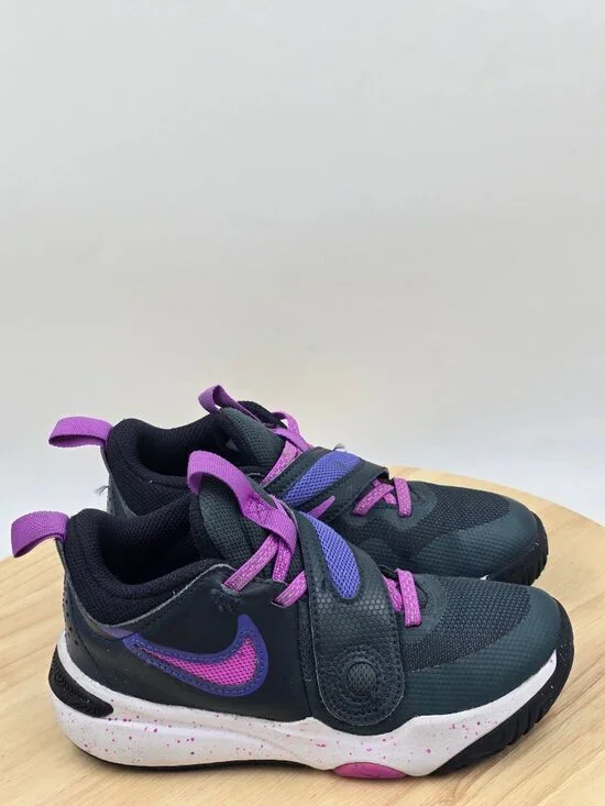 Nike Team Hustle D 11 FlyEase Shoes Youth Size 13C Purple Basketball DV8994-300