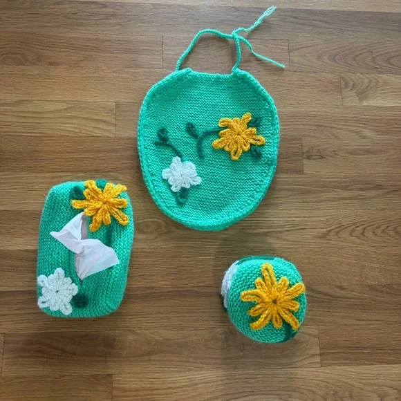 Vintage Hand Knit Crochet Bathroom Set – 3 Pieces, Green with Flowers