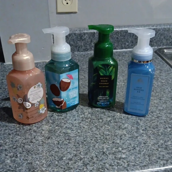 Bath & Body Works Foaming Hand Soap Set - Peach, Blue, Green