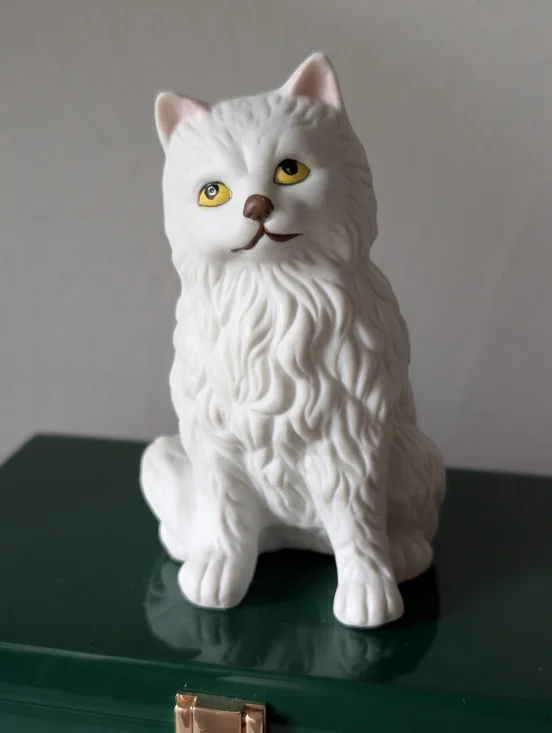 Vintage 80's White Cat Figurine Decorative Statue - KMart