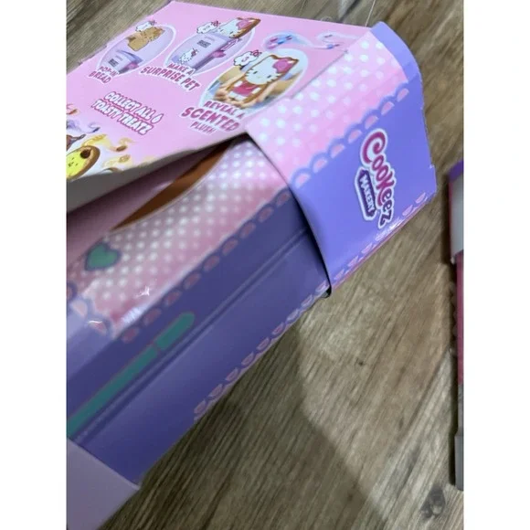 SEALED Cookeez Makery Toasty Treatz RARE Hello Kitty CINNAMOROLL Scented Plush‎