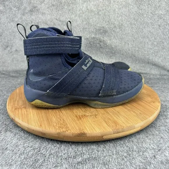Nike Boys LeBron Soldier 10 Midnight Navy Blue Basketball Sneaker Shoes Size 5 Y