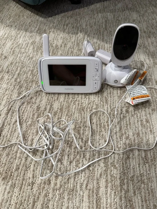 Motorola Bliss54 White Video Baby Monitor with Camera and Stand