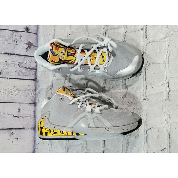 Nike Zoom Freak 1 Basketball Shoes KIDS 7Y Grey Graffiti BQ5633-005 Sneakers