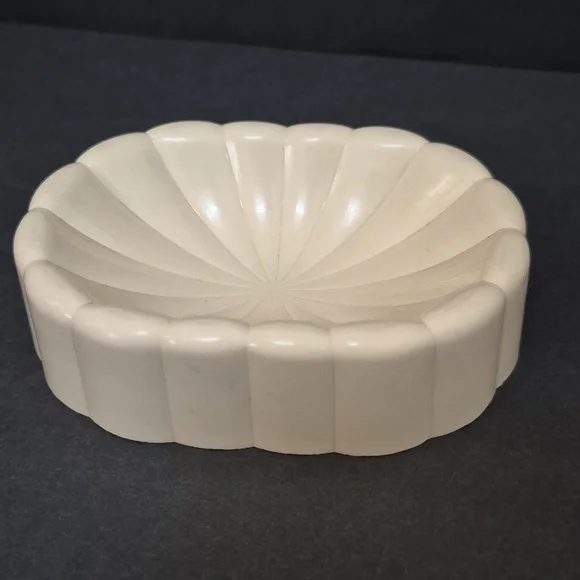 Vintage 80's Bathroom Fluted Soap Dish Granny Cottage