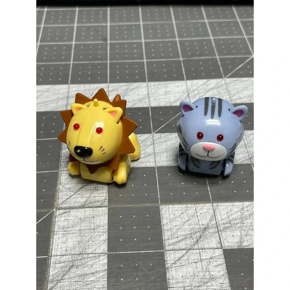 Micro Pet Lot Lion 2002 Blue Cat 2003 Not Tested