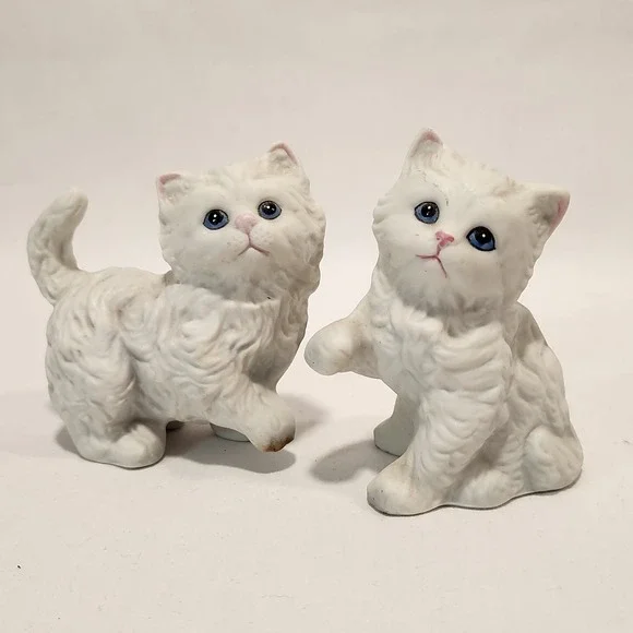 Pair Vintage Homco White Kittens Cat Figurines W/ Blue Eyes Taiwan 1970s‎ Cute