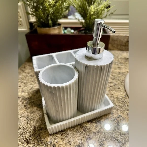 WHITE FLUTED FAUX, MARBLE BATH ACCESSORIES. CLEAN LINES & TIMELESS LUXURY.