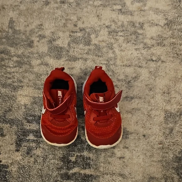 Nike Revolution Toddler Sneakers in Red and White