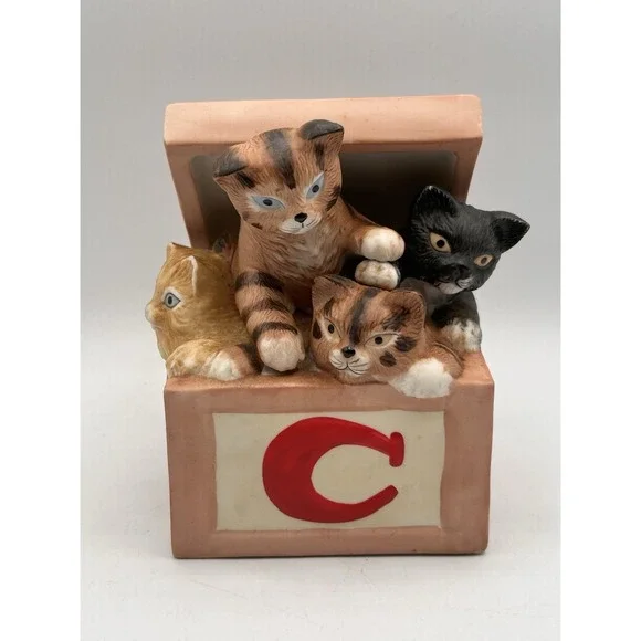Vintage 1981 MANN Cats In The Box Ceramic Music‎ Box