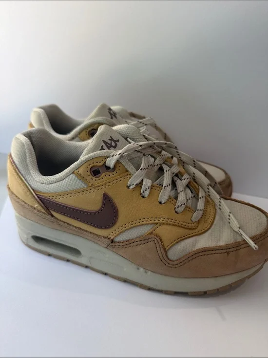 Nike youth Air Max 1 SE