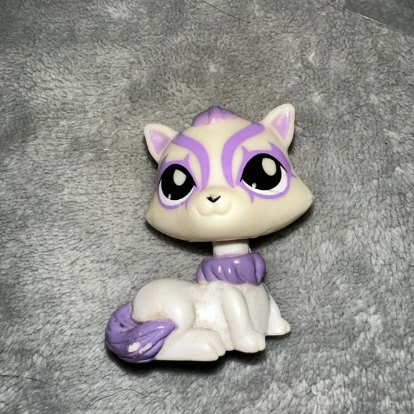 Hasbro Littlest Pet Shop Cat‎