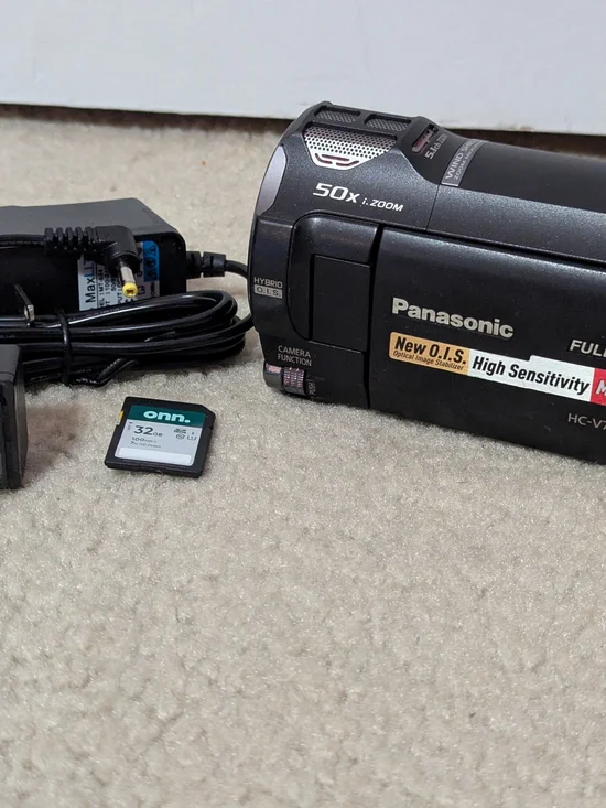 Panasonic V785 Full HD Camcorder (Read Description)