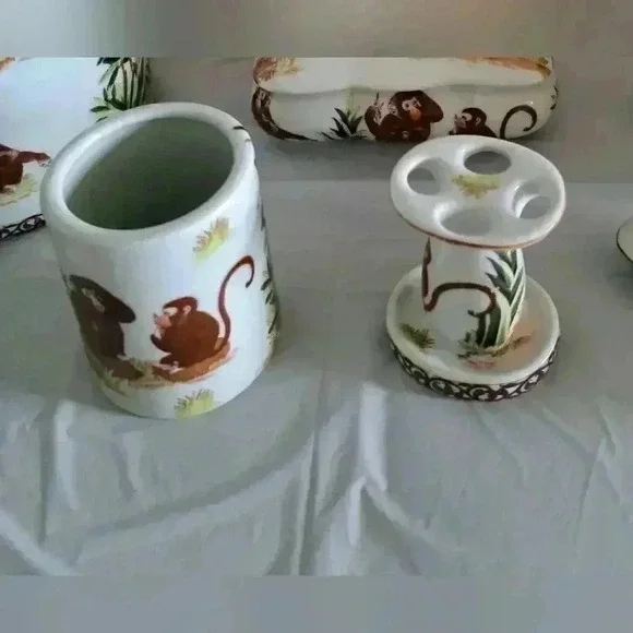 Decorative bathroom PORCELAIN SET ARTSY VINTAGE AMITA