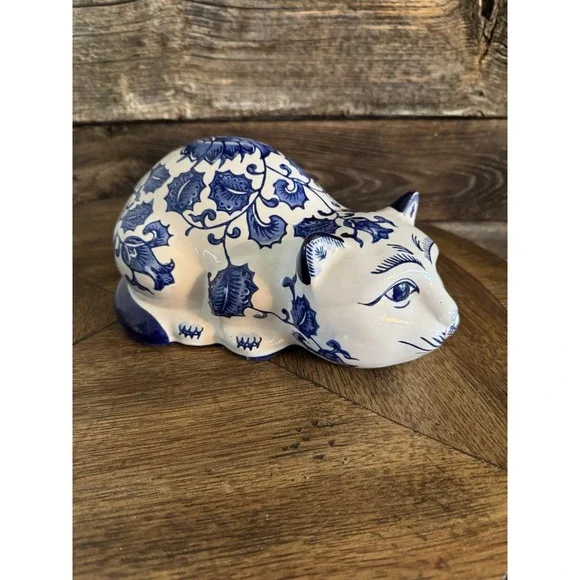 Vintage Blue White Ceramic Chinoiserie Cat Figurine Blue Willow Heritage. Statue