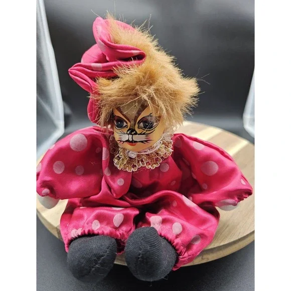 Vintage‎ Porcelain Face & Cloth Cat Doll Read DESCRIPTION
