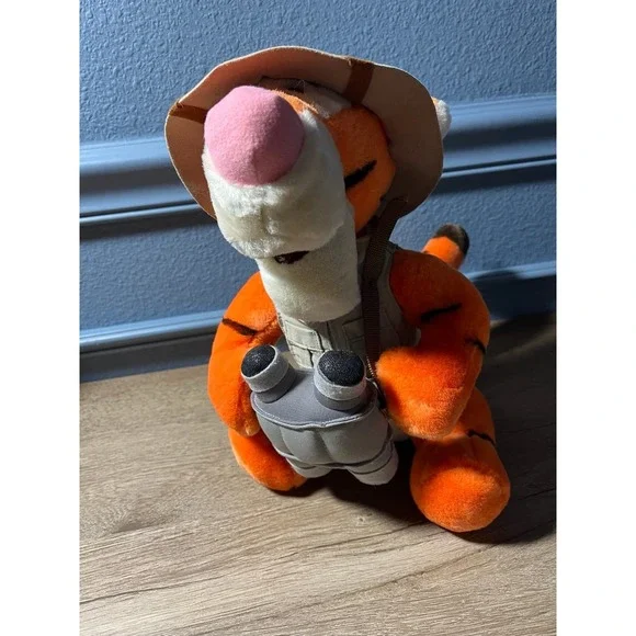 Vintage 1990s Disney Tigger Safari Plush Disney World Pooh 8 1/2