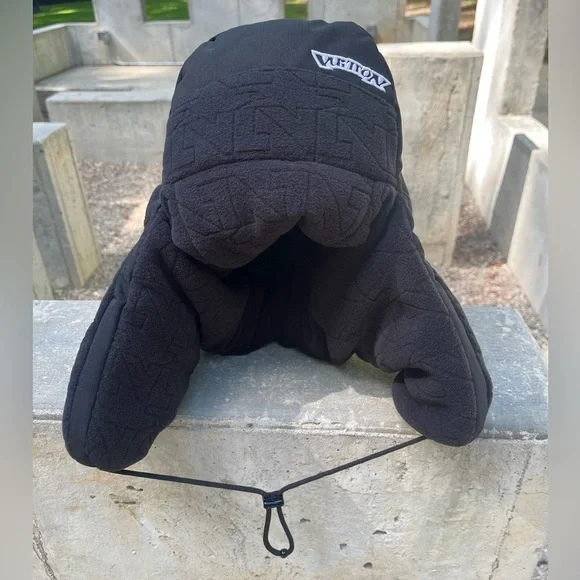 Louis Vuitton Chapka LV Dove Noir Hat U made in Italy