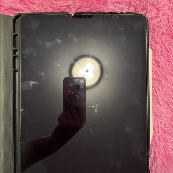 Apple IPad Pro 6th generation. 12.9”